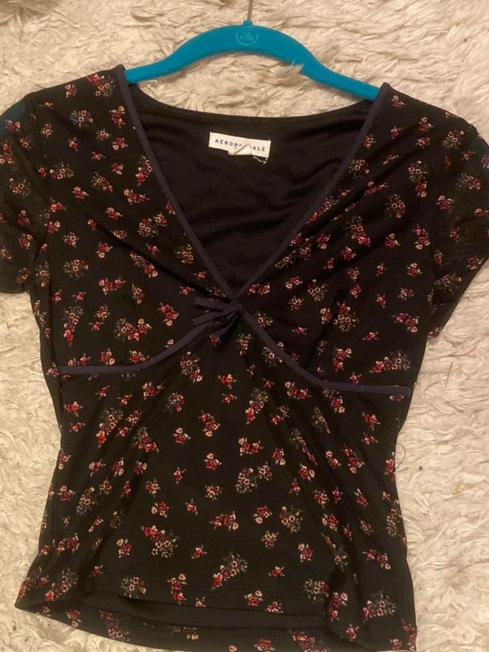 Aeropostale Black Short Sleeve V-Neck Floral Tie-Front Top